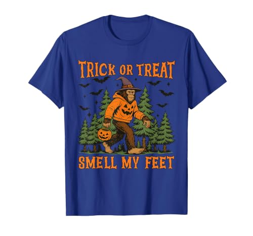 Bigfoot Halloween Costume Party Outfits Trick Or Treat Smell My Feet Bigfoot Halloween Sasquatch T-Shirt - size chart