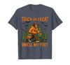 Bigfoot Halloween Costume Party Outfits Trick Or Treat Smell My Feet Bigfoot Halloween Sasquatch T-Shirt - size chart