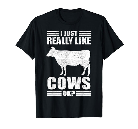 Cow Gift Cow Lover Accessories Cattle Farmer Stuff Funny Cow Design for Men Women Boys Girls Farmer Cow Lover T-Shirt - Black