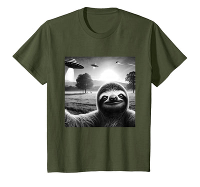 Sloth Ufo Selfie Awkward Sloth Funny Graphic Selfie with UFOs Weird Aliens T-Shirt