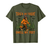 Bigfoot Halloween Costume Party Outfits Trick Or Treat Smell My Feet Bigfoot Halloween Sasquatch T-Shirt - Olive Green