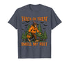 Bigfoot Halloween Costume Party Outfits Trick Or Treat Smell My Feet Bigfoot Halloween Sasquatch T-Shirt - Heather Blue
