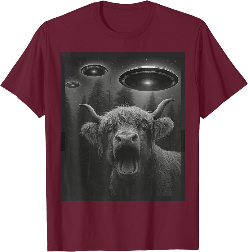 Highland Cow Selfie Alien UFO Apparel Graphic Tees Funny Highland Cow Selfie Alien UFO Gifts for Men Women Kid T-Shirt -