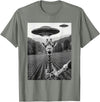 Toto17 Giraffe Lover Co. Giraffe Selfie with Alien UFO Funny Giraffe Lover Men Women T-Shirt - Olive Heather