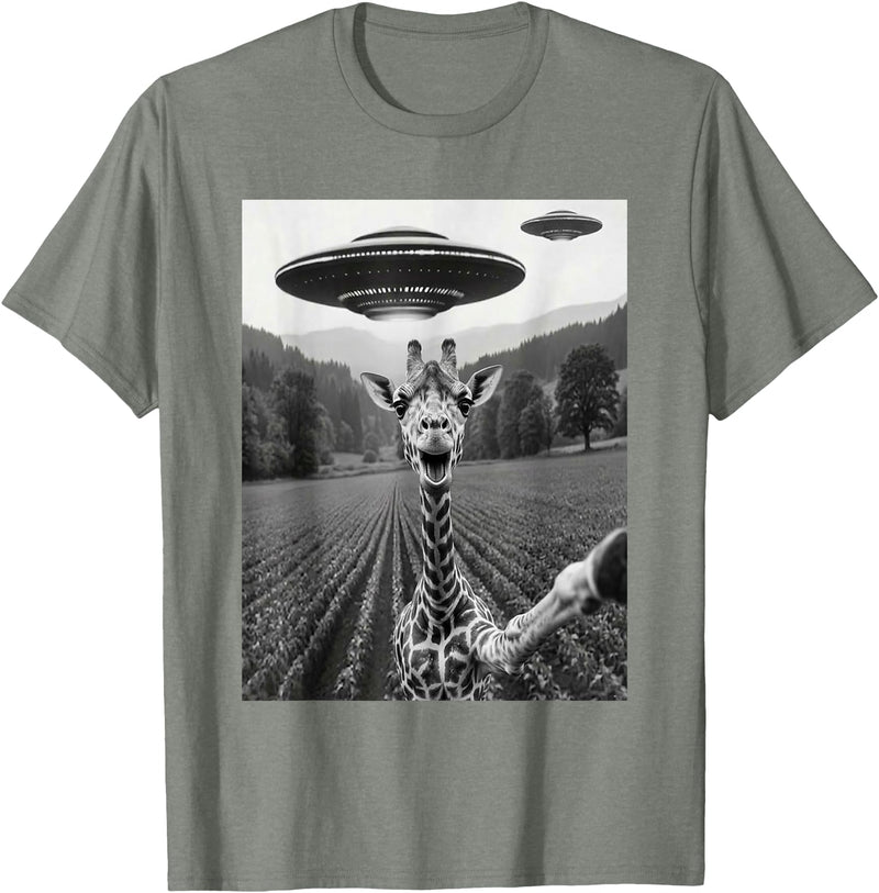 Toto17 Giraffe Lover Co. Giraffe Selfie with Alien UFO Funny Giraffe Lover Men Women T-Shirt - Olive Heather