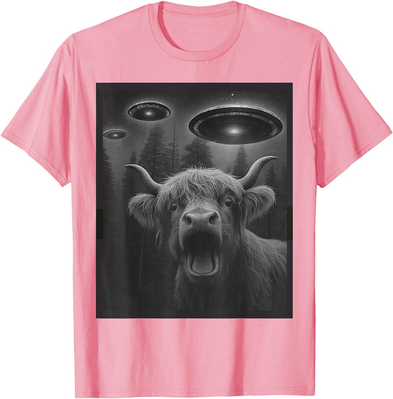 Highland Cow Selfie Alien UFO Apparel Graphic Tees Funny Highland Cow Selfie Alien UFO Gifts for Men Women Kid T-Shirt - Pink