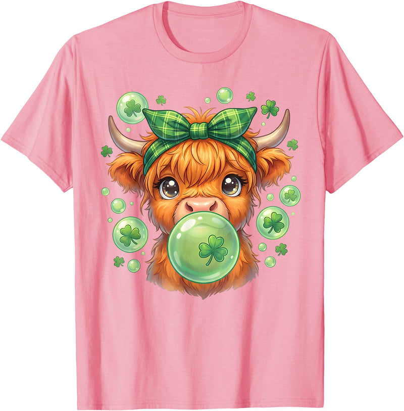 St. Patricks Day Highland Cow Blowing Bubblegum Celebrate St Patricks Day T-Shirt - Pink