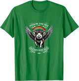 Schwein im Himmel – Träume steigen hoch Flying Pig with Wings in the Sky T-Shirt - Kelly Green