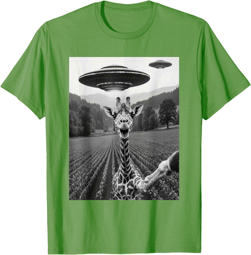 Toto17 Giraffe Lover Co. Giraffe Selfie with Alien UFO Funny Giraffe Lover Men Women T-Shirt - Grass Green