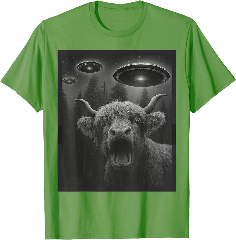 Highland Cow Selfie Alien UFO Apparel Graphic Tees Funny Highland Cow Selfie Alien UFO Gifts for Men Women Kid T-Shirt -
