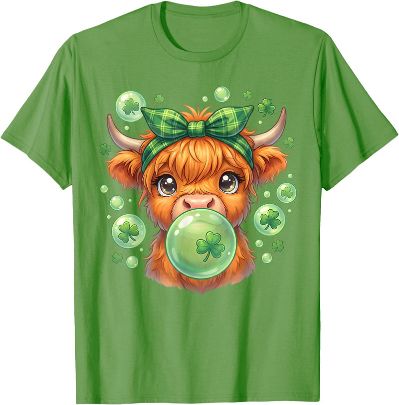 St. Patricks Day Highland Cow Blowing Bubblegum Celebrate St Patricks Day T-Shirt - Grass Green