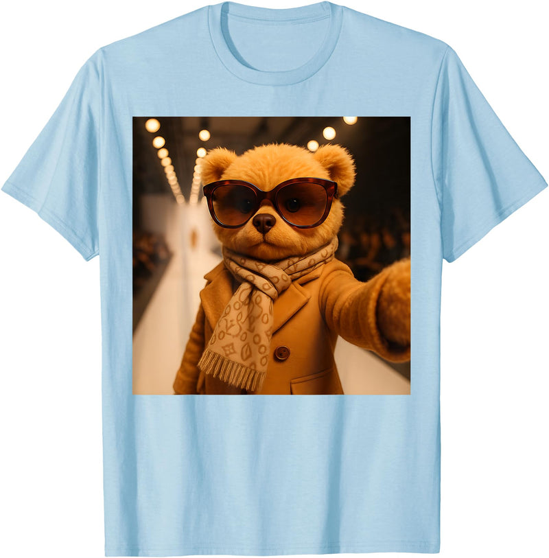 Fashion Show Party Girls Teddy Bear Graphic Design Teddy Bear Fashion Runway Selfie Catwalk Stylish Girls Women T-Shirt - Baby Blue
