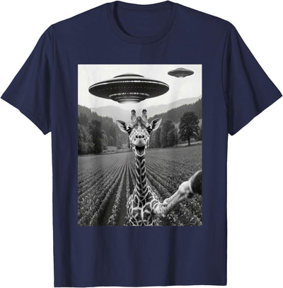 Giraffe Selfie with Alien UFO Funny Giraffe Lover Men Women T-Shirt