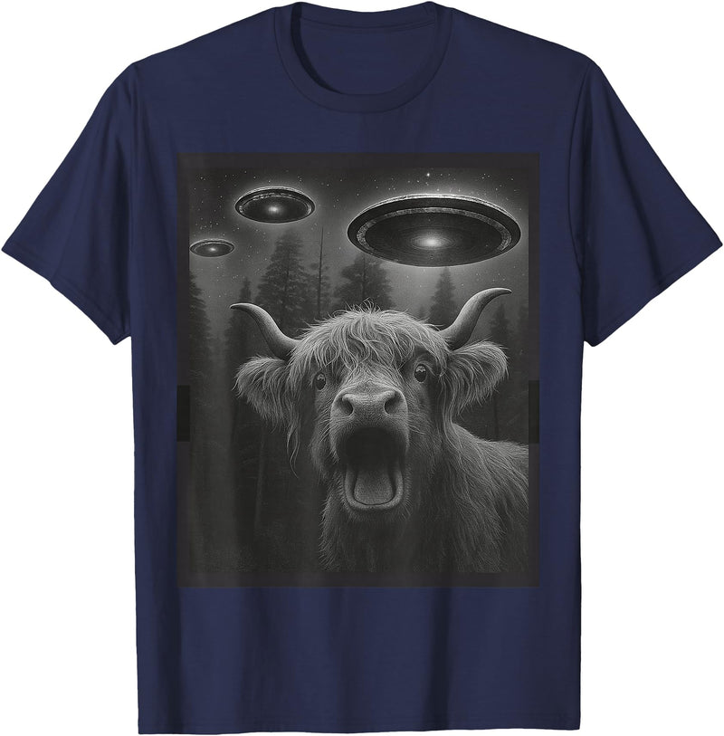 Highland Cow Selfie Alien UFO Apparel Graphic Tees Funny Highland Cow Selfie Alien UFO Gifts for Men Women Kid T-Shirt -