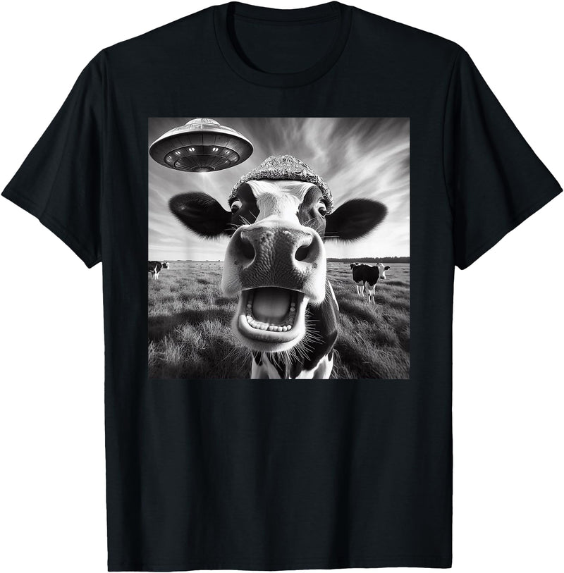 Alien Cow UFO Funny Conspiracy Memes Alien Cow Selfie - UFO Encounter Funny Cattle Farm Meme T-Shirt - Black
