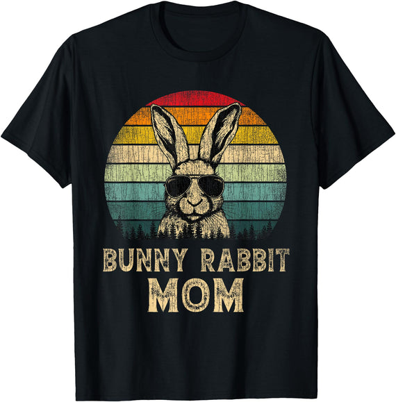 Vintage Bunny Rabbit Mom Rabbit Lovers Mommy Mother's Day T-Shirt in Black