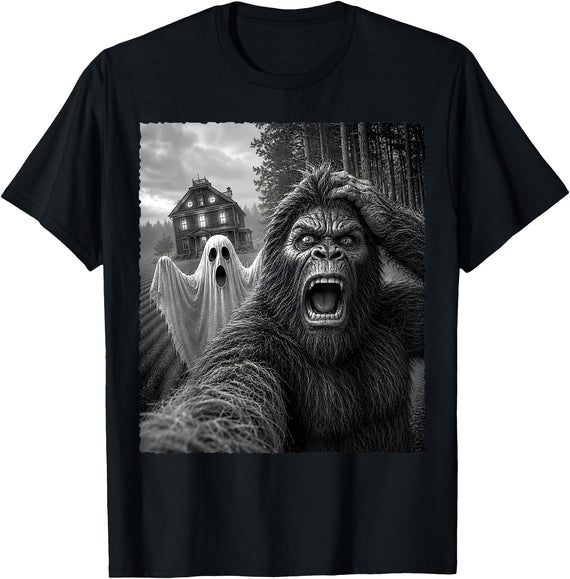 Bigfoot Halloween Ghost Costume Gift Funny Bigfoot Ghost Selfie Halloween Sasquatch Costume T-Shirt - Black