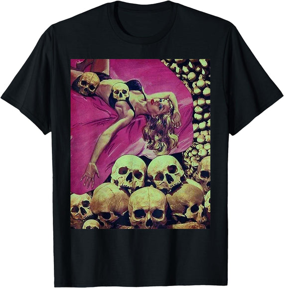 Retro Halloween PinUp Girl Skull Horror Movie Shop Blonde Pin Up Girl Science Fiction Vintage Horror Comic Book T-Shirt -