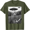 Toto17 Giraffe Lover Co. Giraffe Selfie with Alien UFO Funny Giraffe Lover Men Women T-Shirt - Olive Green