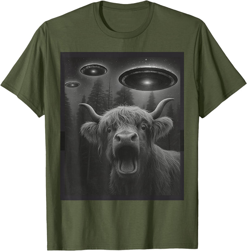 Highland Cow Selfie Alien UFO Apparel Graphic Tees Funny Highland Cow Selfie Alien UFO Gifts for Men Women Kid T-Shirt -